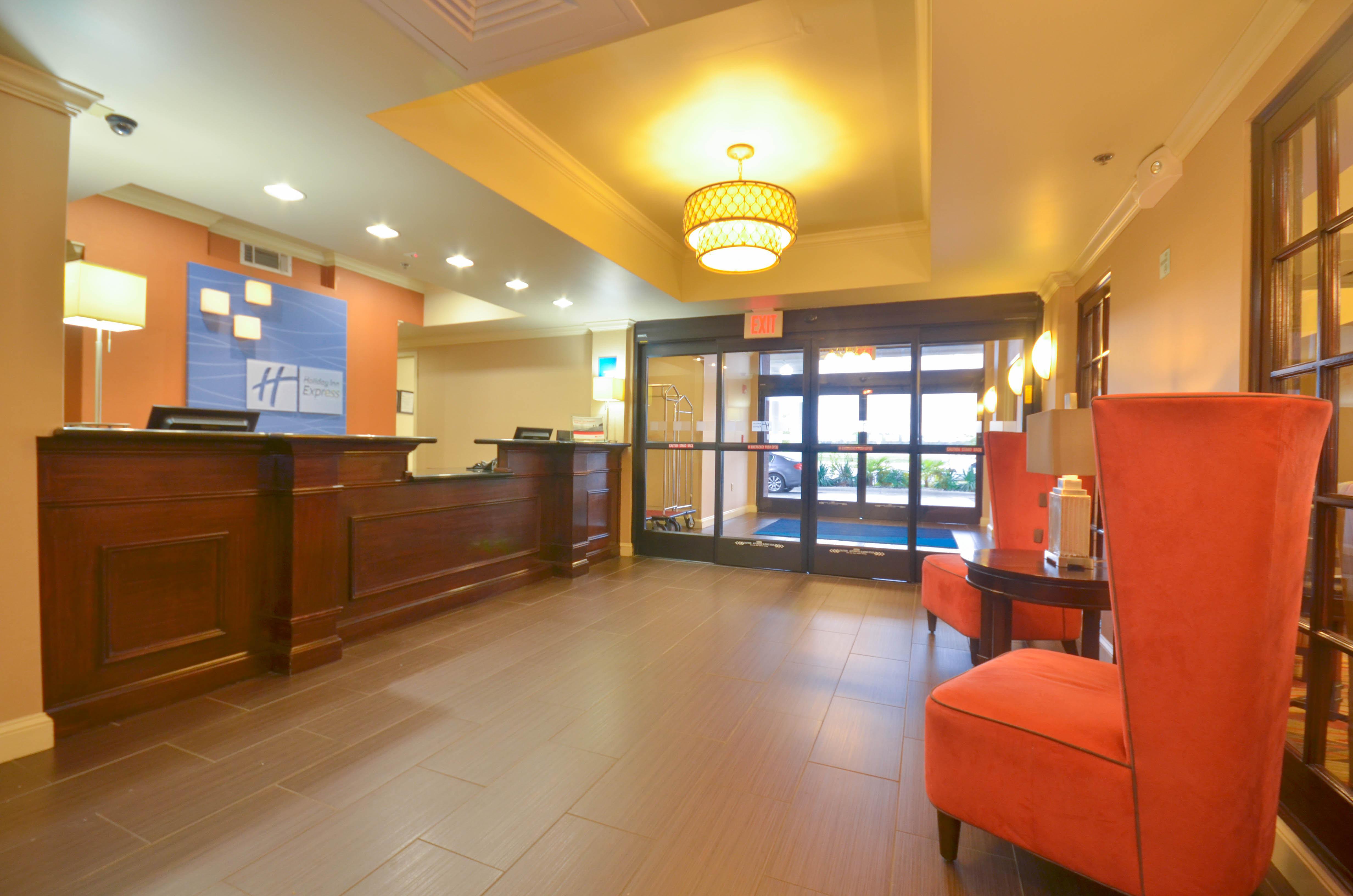 Holiday Inn Express & Suites Pine Bluff/Pines Mall By Ihg Экстерьер фото