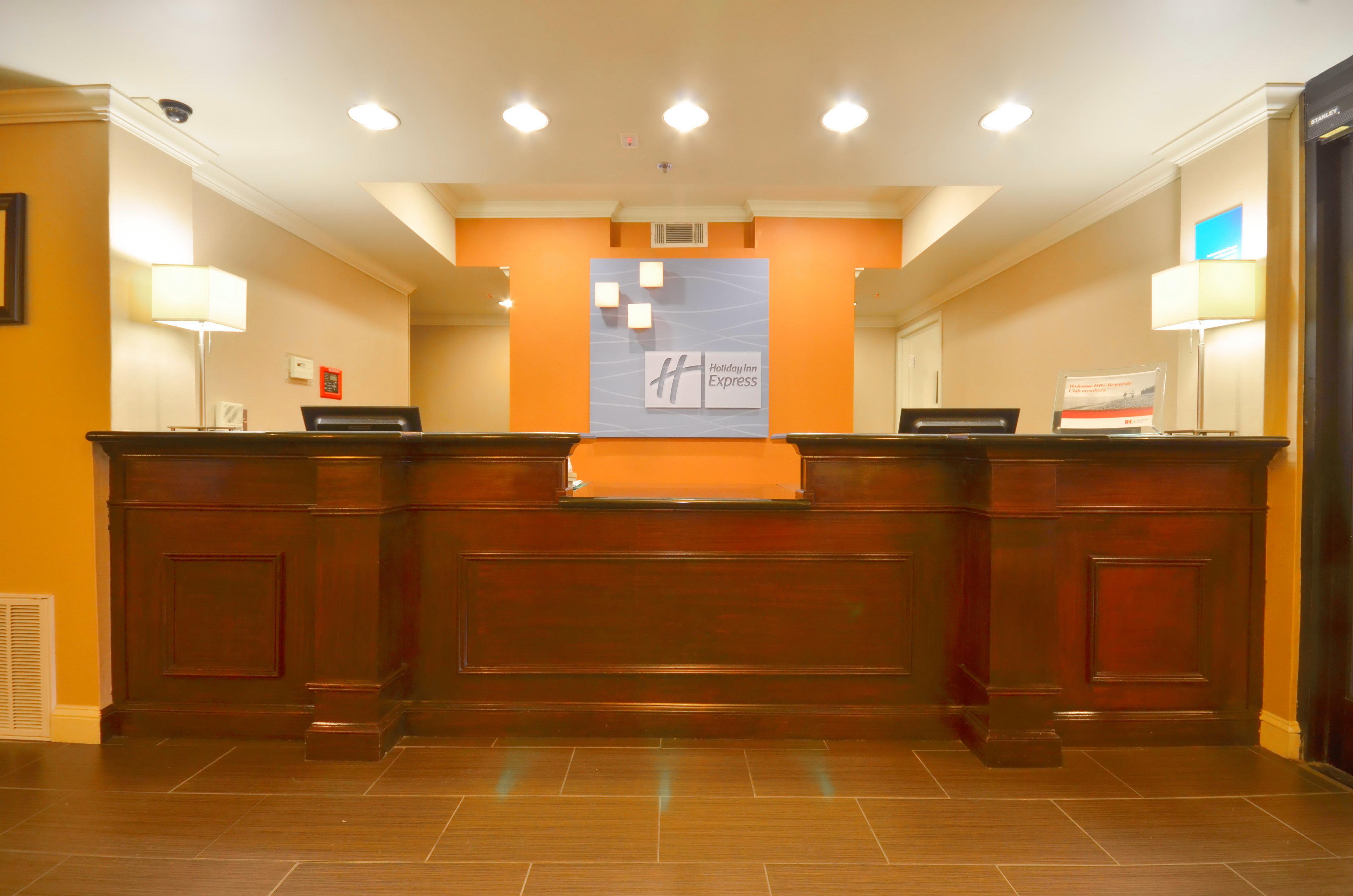 Holiday Inn Express & Suites Pine Bluff/Pines Mall By Ihg Экстерьер фото