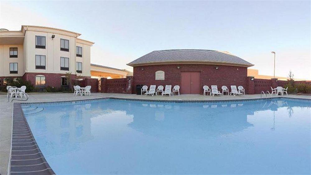 Holiday Inn Express & Suites Pine Bluff/Pines Mall By Ihg Экстерьер фото